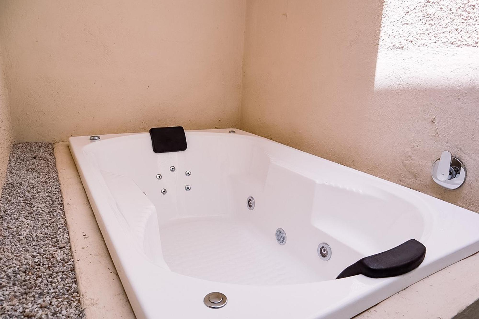 Real Santuario Aparthotel Guadalajara Bagian luar foto