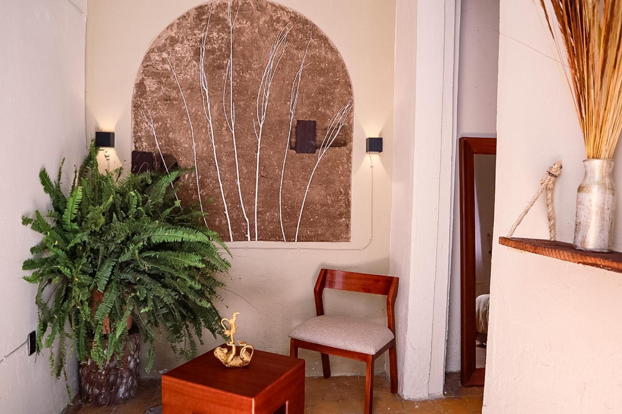 Real Santuario Aparthotel Guadalajara Bagian luar foto